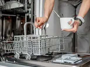 New Microwave Safety Regulations Proposed Following Report on Common Household Misuse