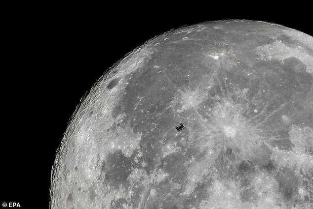 Last-Minute Christmas Magic: ISS to Shine as 'Santa' Over UK on Christmas Morning
