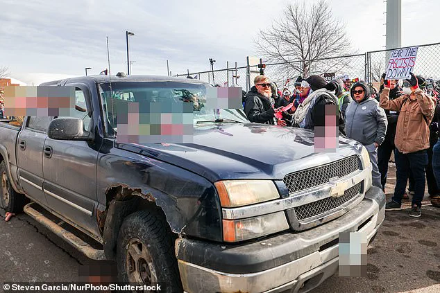 Minneapolis Anti-ICE Protest Turns Chaotic as Demonstrators Throw Sex Toys Amid Tensions