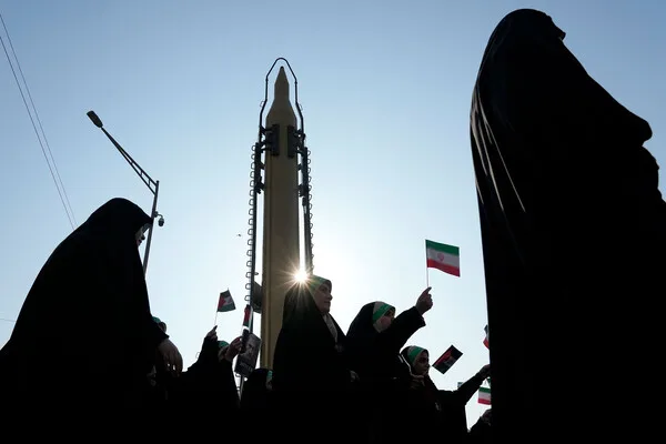 Iran Launches Ballistic Missiles at Israel, Jordan, and Qatar, Heightening Regional Tensions
