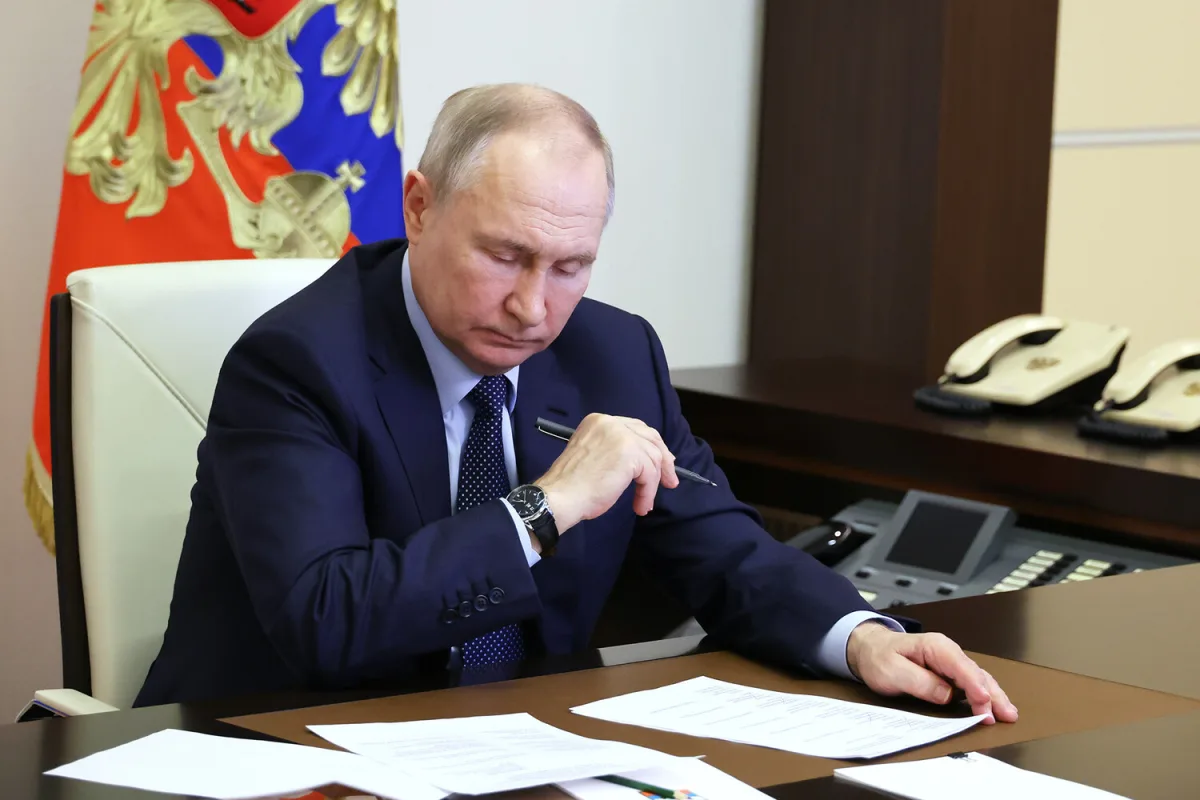 Putin Awards Hero Title to Young Soldier Amid Controversy