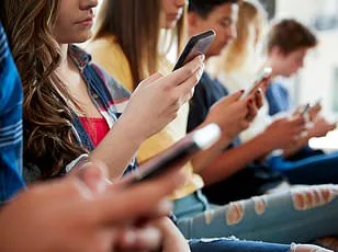 Infant Screen Time Surpasses Three Hours Daily, Study Reveals Alarming Developmental Risks