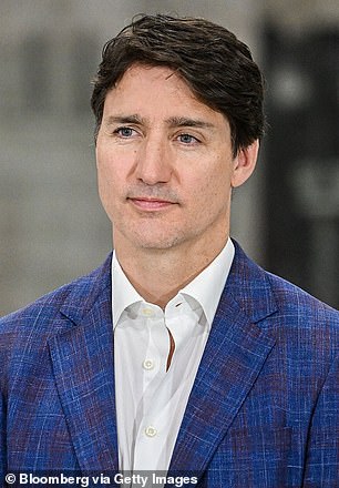 Cuban Leader's Cryptic Comment Revives Rumor That Trudeau Is Fidel Castro's Son