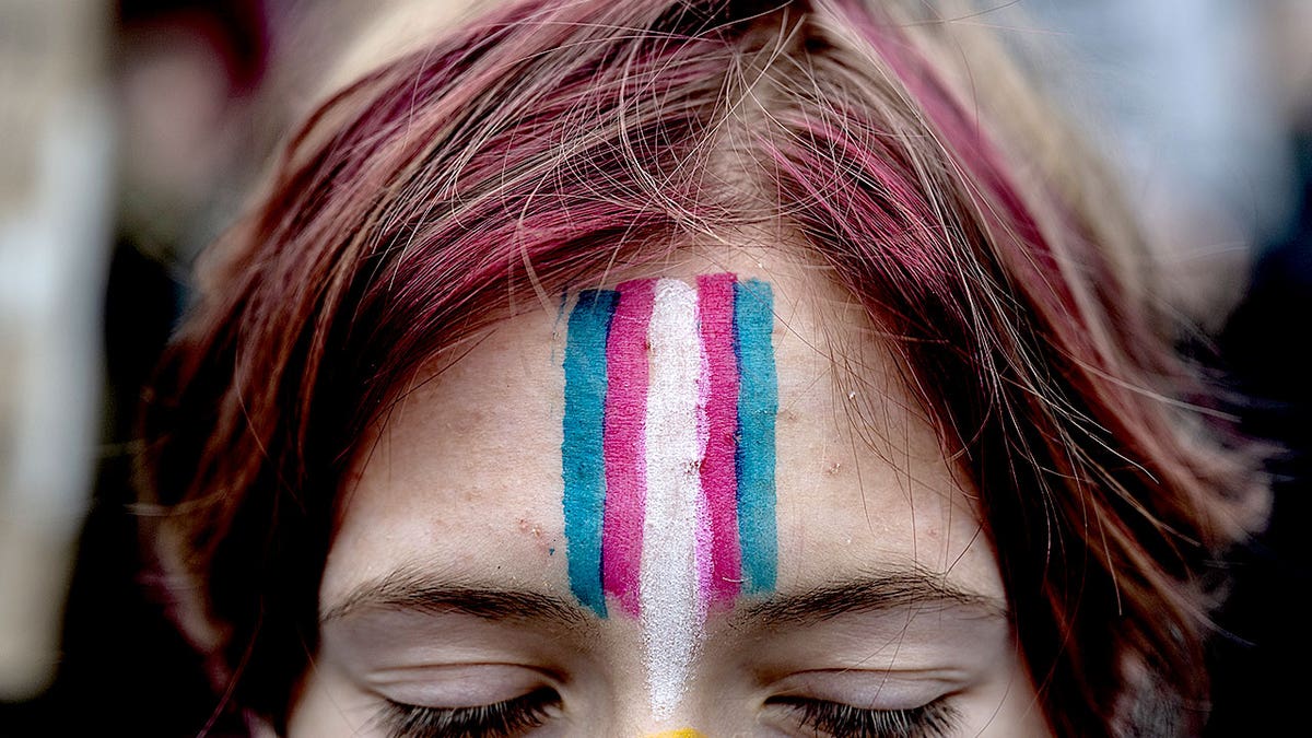 San Francisco YMCA bans transgender woman from locker room amid privacy complaints.